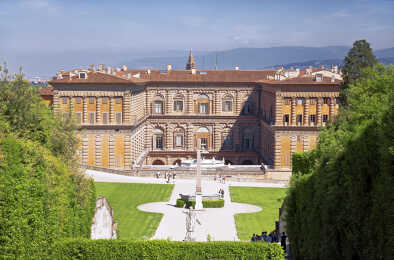 Día de verano en los Jardines de Boboli y el Palacio Pitti en Florencia Día de verano en los Jardines de Boboli y el Palacio Pitti en Florencia