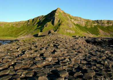 regularly shaped polygonal columns of basalt in Giants