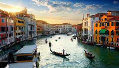 Gran Canal de Venecia al atardecer, Italia.