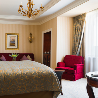 Luxurious suites with comfortable furitured and king size bed
