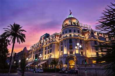 Nachtansicht des Hotels Le Negresco in Nizza Nachtansicht des Hotels Le Negresco in Nizza
