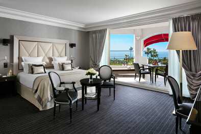 A room in Hotel Barrière Le Majestic