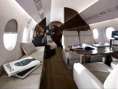 Lujoso interior de un jet privado Lujoso interior de un jet privado