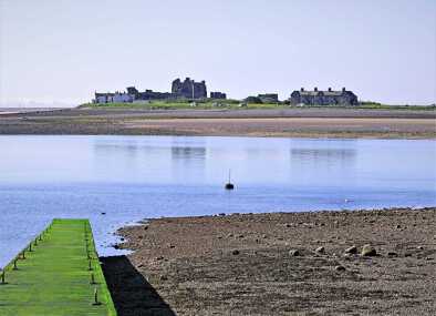 Barrow-in-Furness brinda acceso a una variedad de islas fascinantes que son ideales para hacer turismo durante las vacaciones de verano. Barrow-in-Furness brinda acceso a una variedad de islas fascinantes que son ideales para hacer turismo durante las vacaciones de verano.
