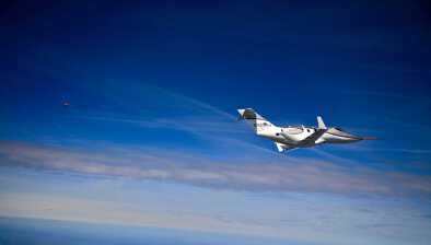 Un Honda Jet en vuelo