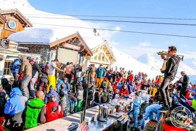 Una festa a La Folie Douce Meribel-Courchevel Una festa a La Folie Douce Meribel-Courchevel