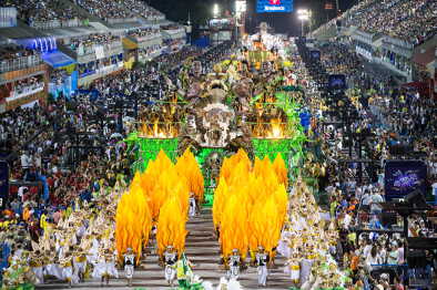 Un défilé de carnaval dans la rue Un défilé de carnaval dans la rue