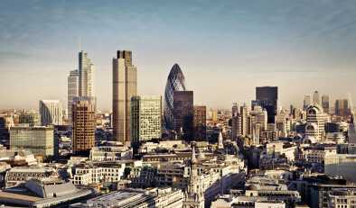 Lo skyline di Londra, che mostra il Gherkin e il distretto bancario