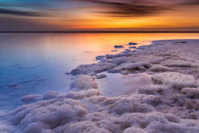 Mar Morto con sale all'alba