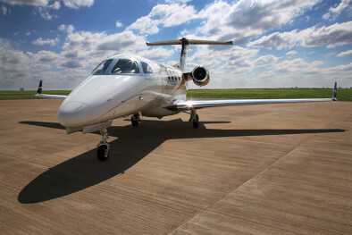 Vista exterior de un Phenom 300 Vista exterior de un Phenom 300
