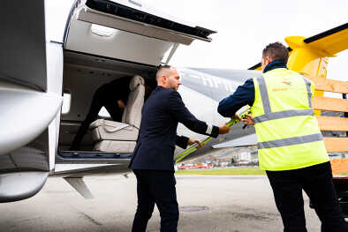 Pilatus PC-12 large cargo door