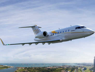 Challenger 650 in flight over Singapore Challenger 650 in flight over Singapore