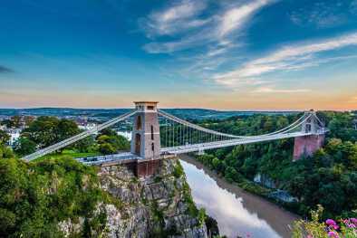 Puente colgante de Clifton, Bristol, Reino Unido con puesta de sol
