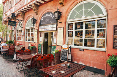 Ristorante tradizionale tedesco vicino al centro di Francoforte - Germania. Ristorante tradizionale tedesco vicino al centro di Francoforte - Germania.