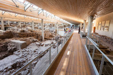 Excavación del Museo del Sitio Arqueológico de Akrotiri. Akritiri se encuentra cerca de Fira, en la isla de Santorini (Grecia). Excavación del Museo del Sitio Arqueológico de Akrotiri. Akritiri se encuentra cerca de Fira, en la isla de Santorini (Grecia).