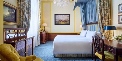 executive room in 5 star hotel.  Lanesborough’s Executive Rooms are plenty of amenities