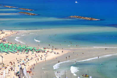 Vista panorámica de la playa de Tel-Aviv (mar Mediterráneo. Israel)
