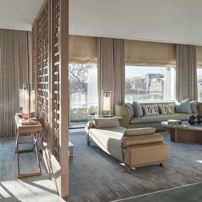 The Berkeley posee habitaciones amplias y con numeroso mobiliario, grandes ventanales que hacen agradable la estancia por su iluminación natural The Berkeley posee habitaciones amplias y con numeroso mobiliario, grandes ventanales que hacen agradable la estancia por su iluminación natural