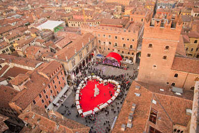 piazza dei signori in verona piazza dei signori in verona