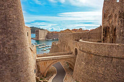 Casco antiguo y puerto de Dubrovnik Croacia Casco antiguo y puerto de Dubrovnik Croacia