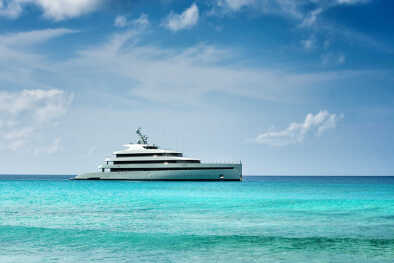 El Savannah Feadship es el primer yate a motor híbrido que navega por las aguas turquesas de las Seychelles. El Savannah Feadship es el primer yate a motor híbrido que navega por las aguas turquesas de las Seychelles.